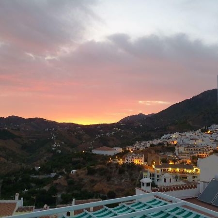 Apartamentos Alma Y Lola 弗里希利亚纳 外观 照片